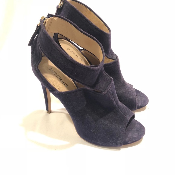 Heels - Picture 3 of 3